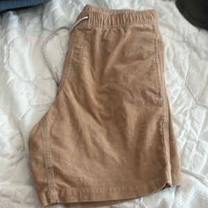 Vuori Shorts